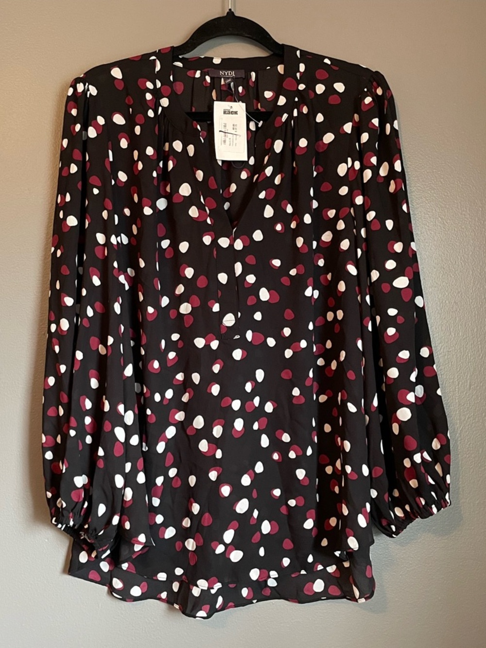 NWT NYDJ Sz Large Women’s Black Circle Dot V-neck Long Sleeve Blouse Top Ret $89